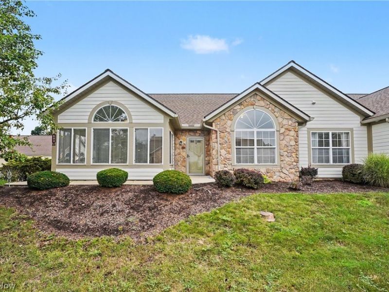 604 Crossings Circle, Tallmadge, OH 44278 Photo 1