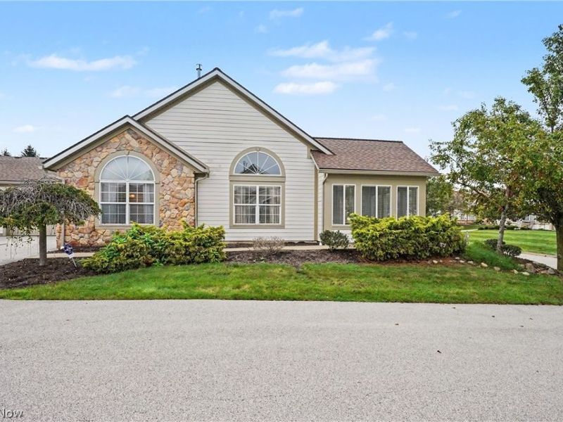 604 Crossings Circle, Tallmadge, OH 44278 Photo 2