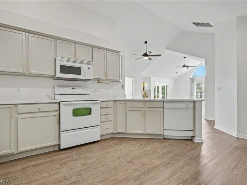 604 Crossings Circle, Tallmadge, OH 44278 Photo 7