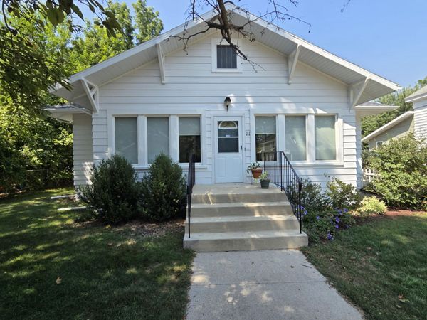 111 Cedar Street, Paw Paw, MI 49079