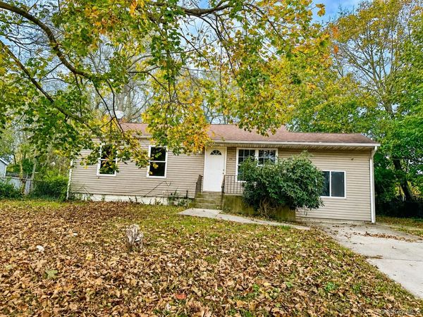 29 Pace Avenue , Bellport, NY 11713