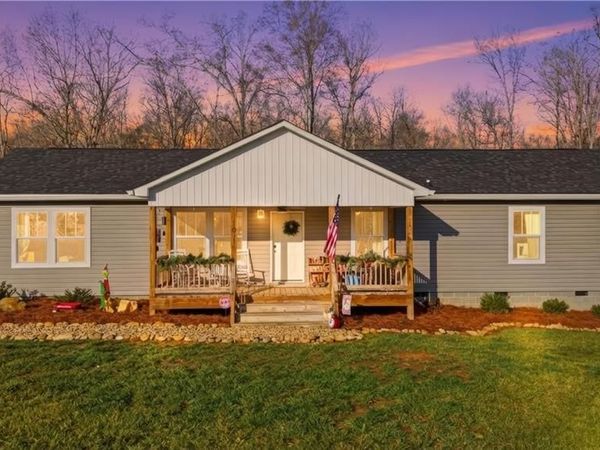 1071 Pine Knoll Drive , Yadkinville, NC 27055
