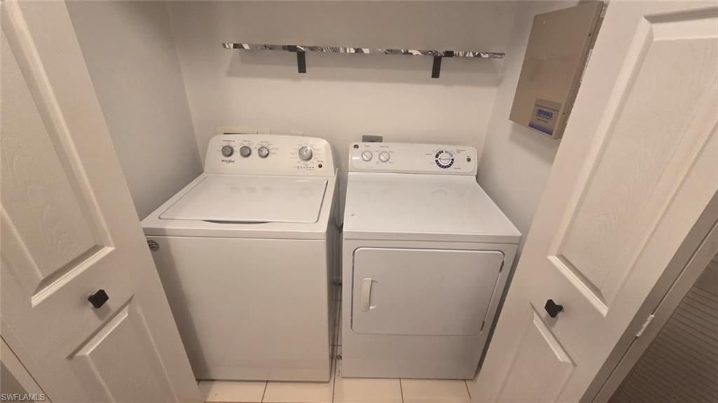 3642 Pine Oak Cir , Unit 107, Fort Myers, FL 33916 Photo