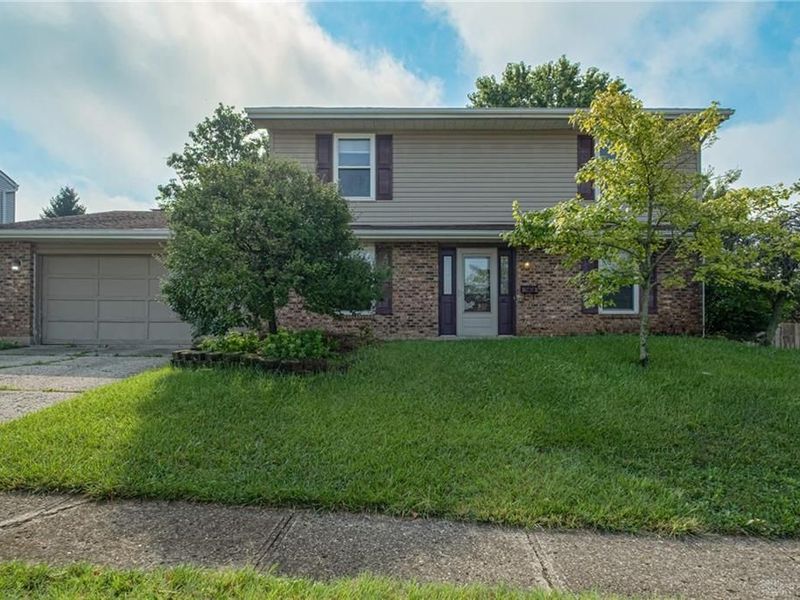 5404 Quisenberry Drive, Fairborn, OH 45424 Photo 1