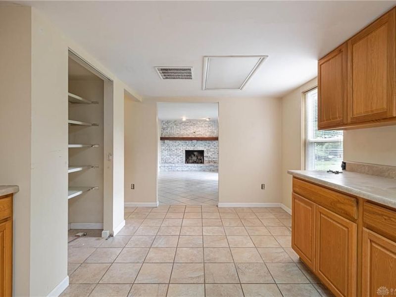 5404 Quisenberry Drive, Fairborn, OH 45424 Photo 11