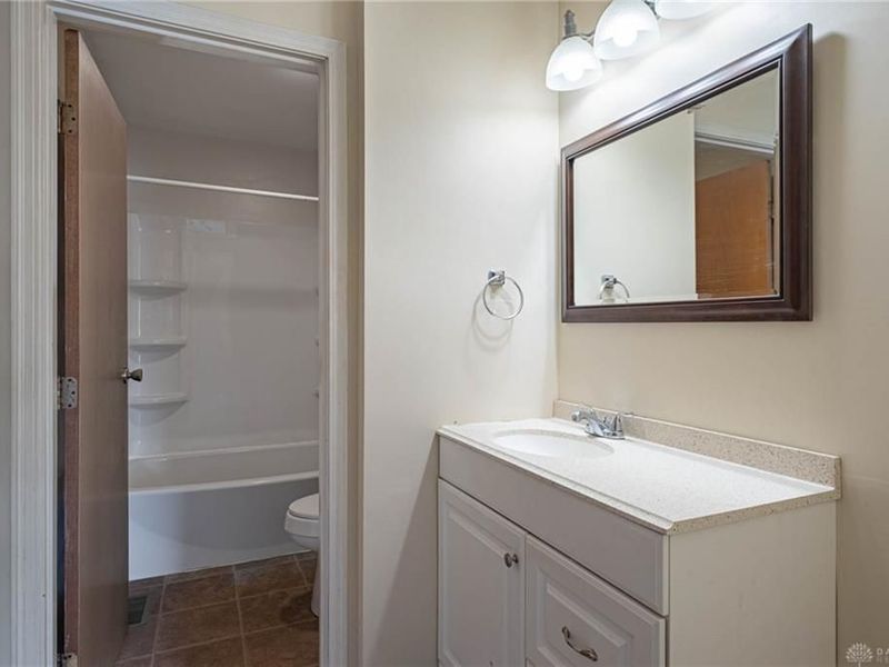 5404 Quisenberry Drive, Fairborn, OH 45424 Photo 9