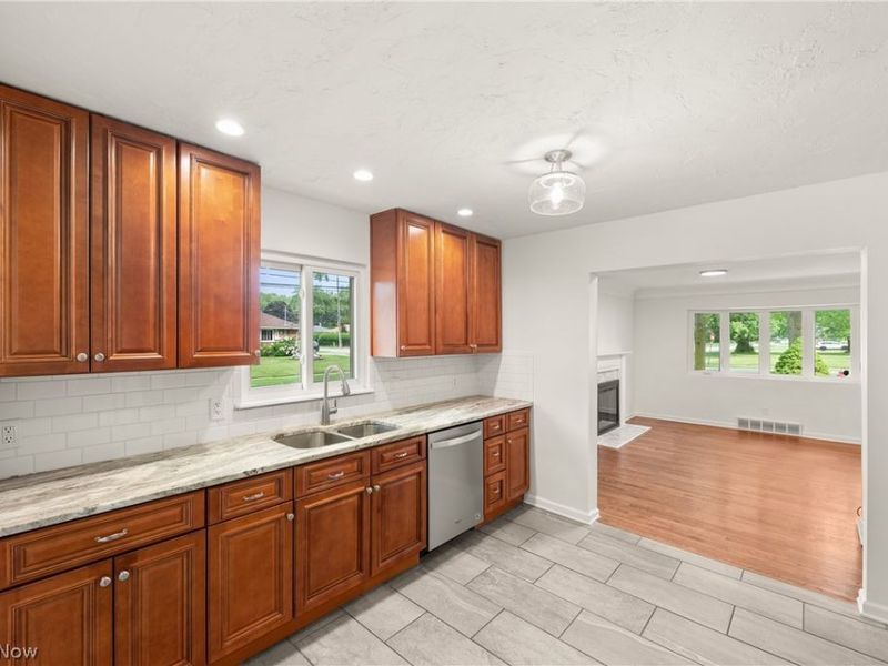24479 Gessner Road, North Olmsted, OH 44070 Photo 11