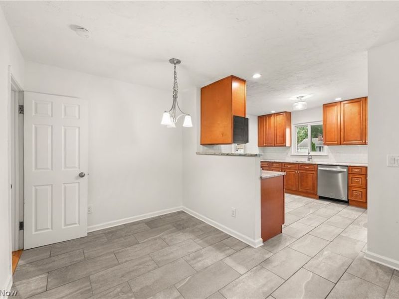 24479 Gessner Road, North Olmsted, OH 44070 Photo 16