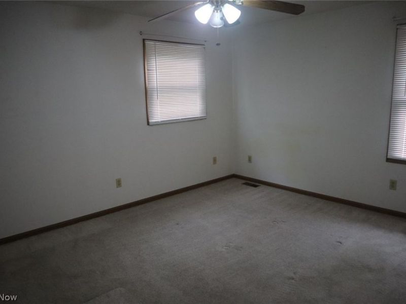 288 E Cassell Avenue, Barberton, OH 44203 Photo 8
