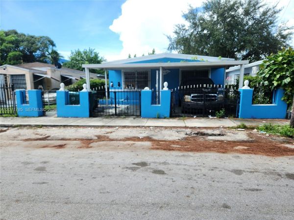6950 NW 6th Ct , Miami, FL 33150