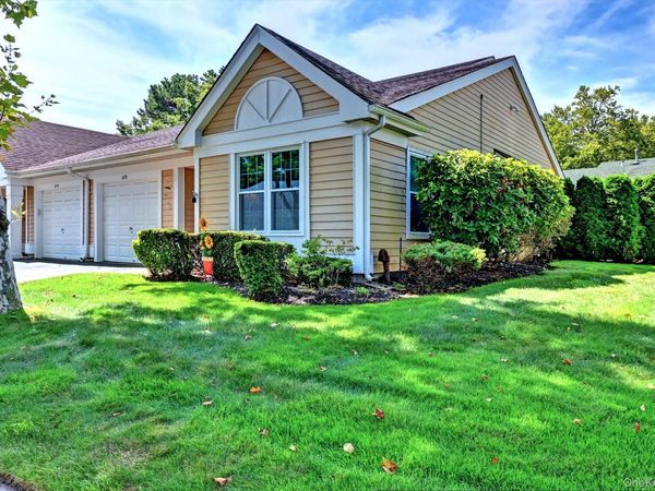 272 Glen Drive, Ridge, NY 11961