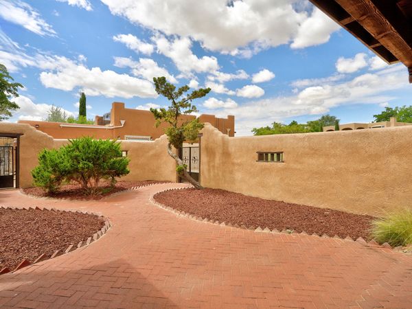 5320 Canada Vista Place NW, Albuquerque, NM 87120