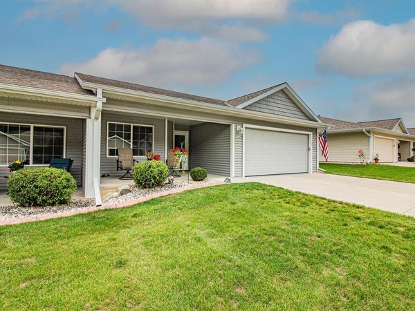 1246 Fieldstone DRIVE, Unit 2, Hartford, WI 53027
