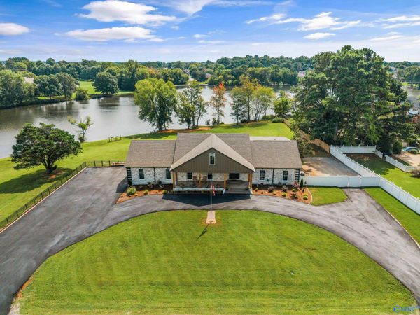 205 Lindsay Lane S, Athens, AL 35613