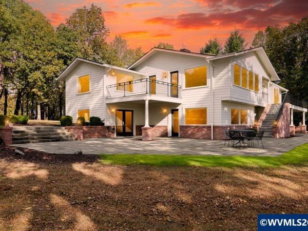 481 NW Douglas St, Dallas, OR 97338