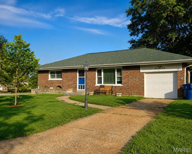 9420 High Hill Court , Crestwood, MO 63126 Main Photo