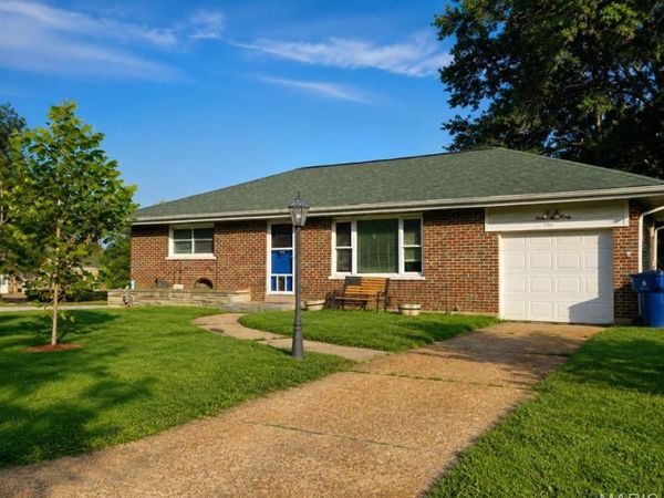 9420 High Hill Court , Crestwood, MO 63126