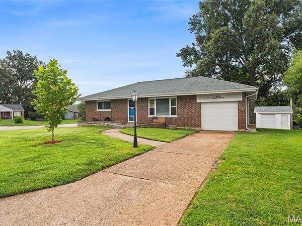 9420 High Hill Court, Crestwood, MO 63126
