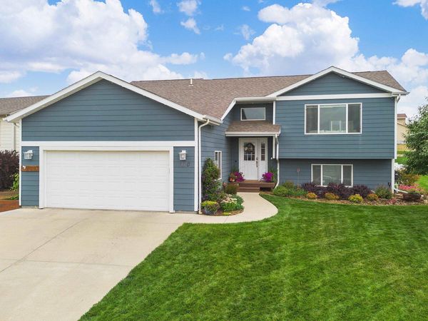 3220 NEW ENGLAND STREET, Rapid City, SD 57703