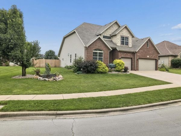 653 Greer Avenue , Nixa, MO 65714