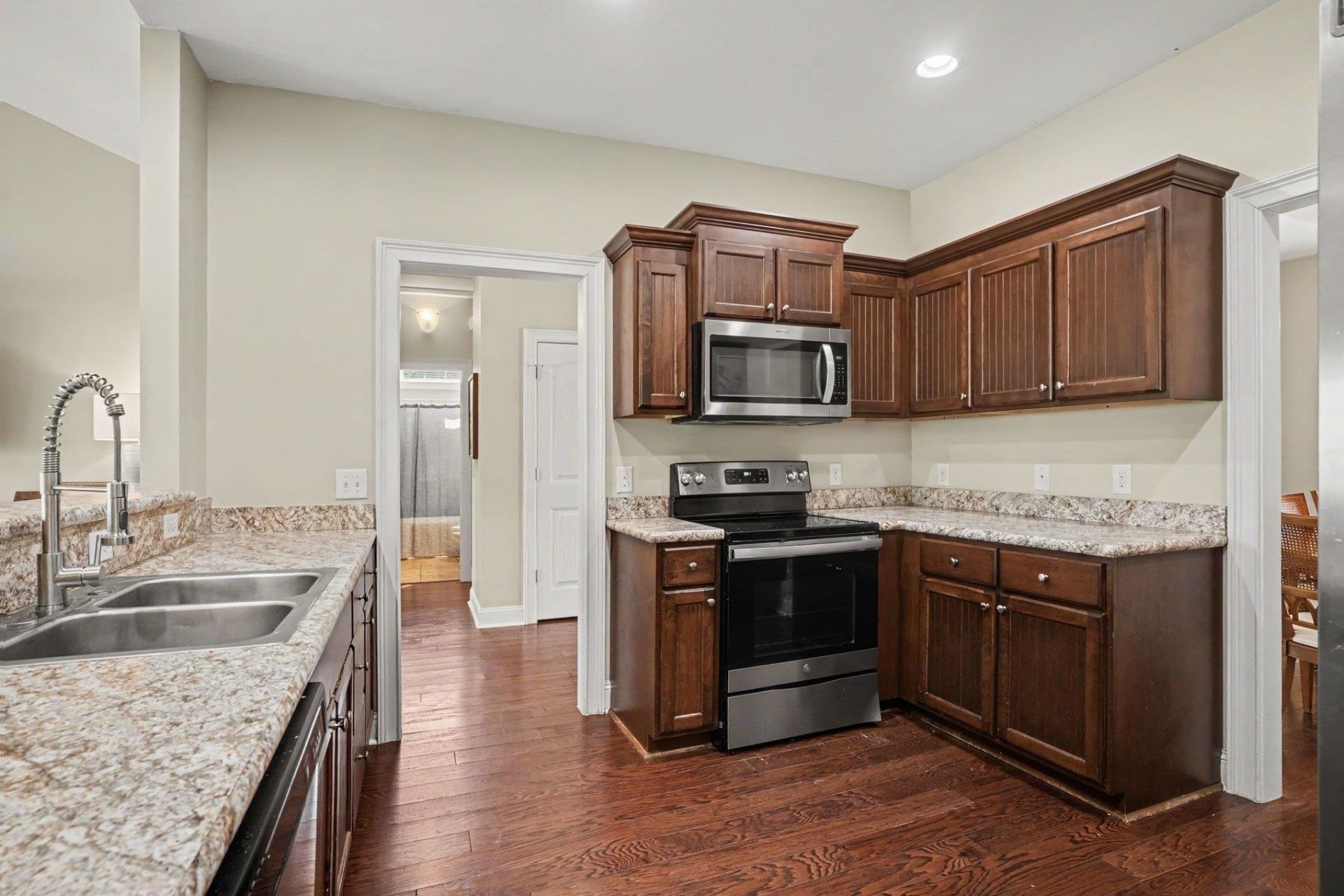 4025 Ridgewood Dr. Photo 12