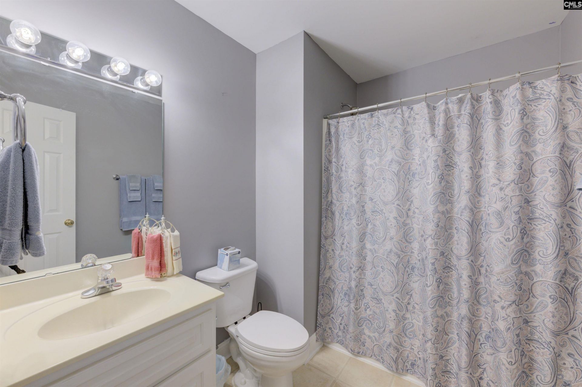 404 Summit Square  Photo 14