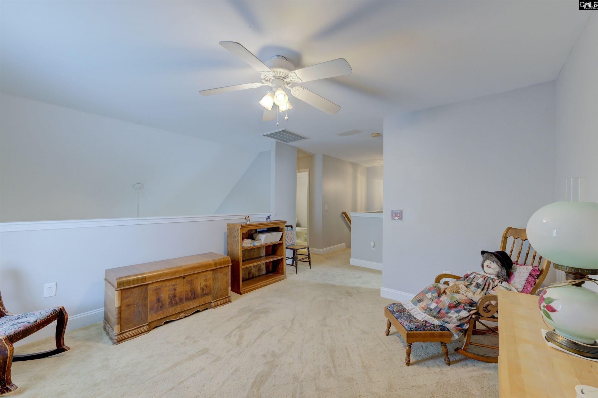 404 Summit Square  Photo 16