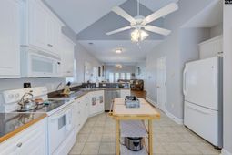 404 Summit Square  photo 4