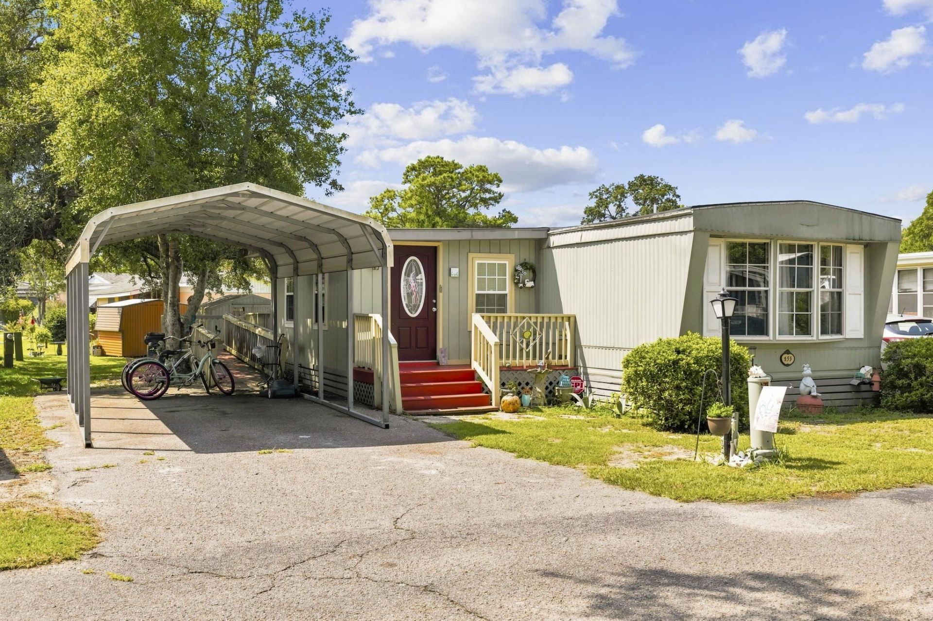 155 Ridgeway Loop Photo 4