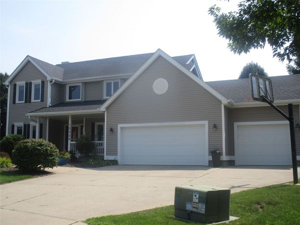 13328 Rocklyn Drive, Urbandale, IA 50323