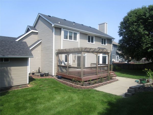 13328 Rocklyn Drive, Urbandale, IA 50323