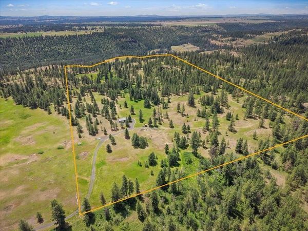 14933 W Burnett Rd, Nine Mile Falls, WA 99026