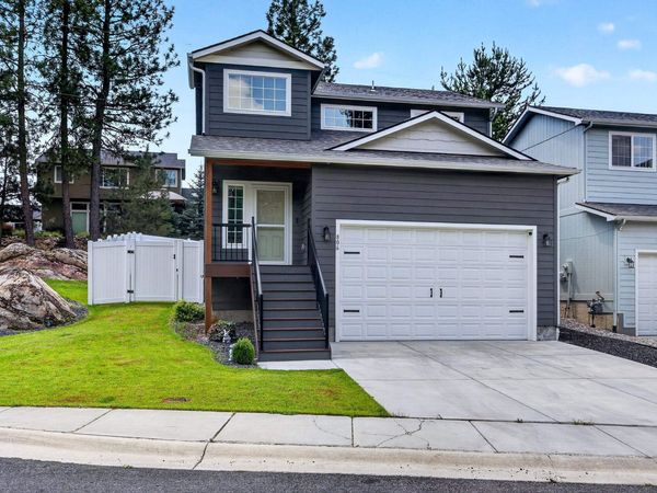 806 E Canterbury Ln, Colbert, WA 99005