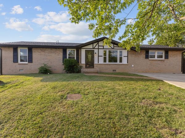 105 Donna Ct, Hendersonville, TN 37075