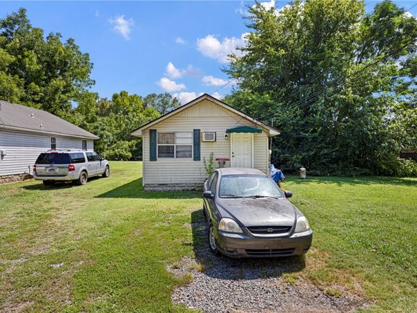 220 & 222 E J Street , Russellville, AR 72801