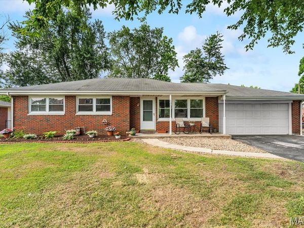 108 DORCHESTER Drive, Belleville, IL 62223