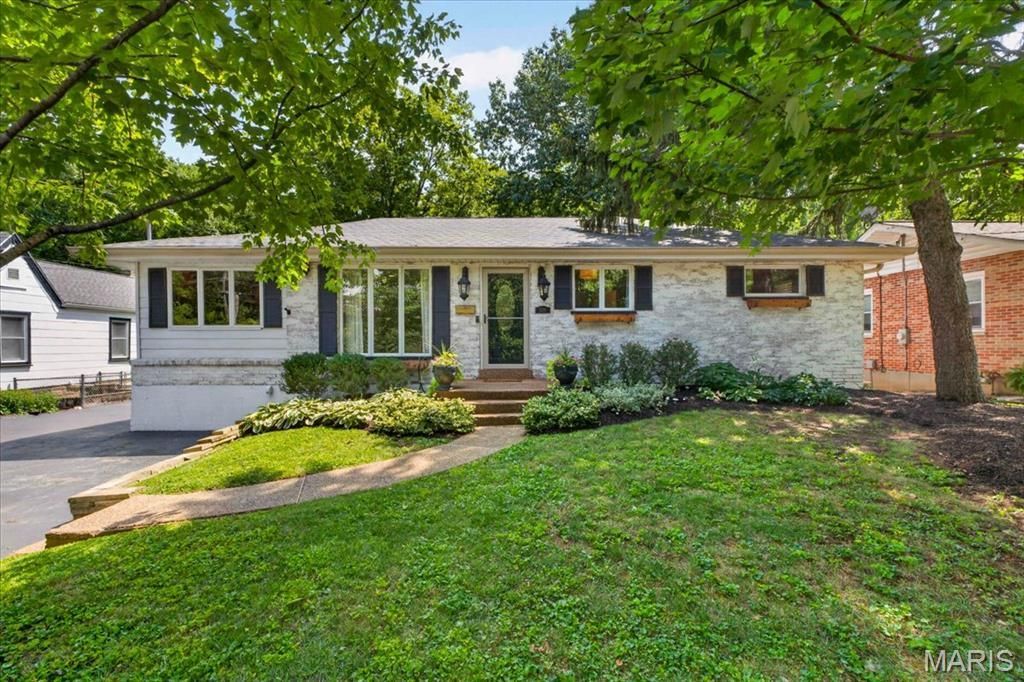 1126 Des Peres Avenue, Rock Hill, MO 63119 Main Photo