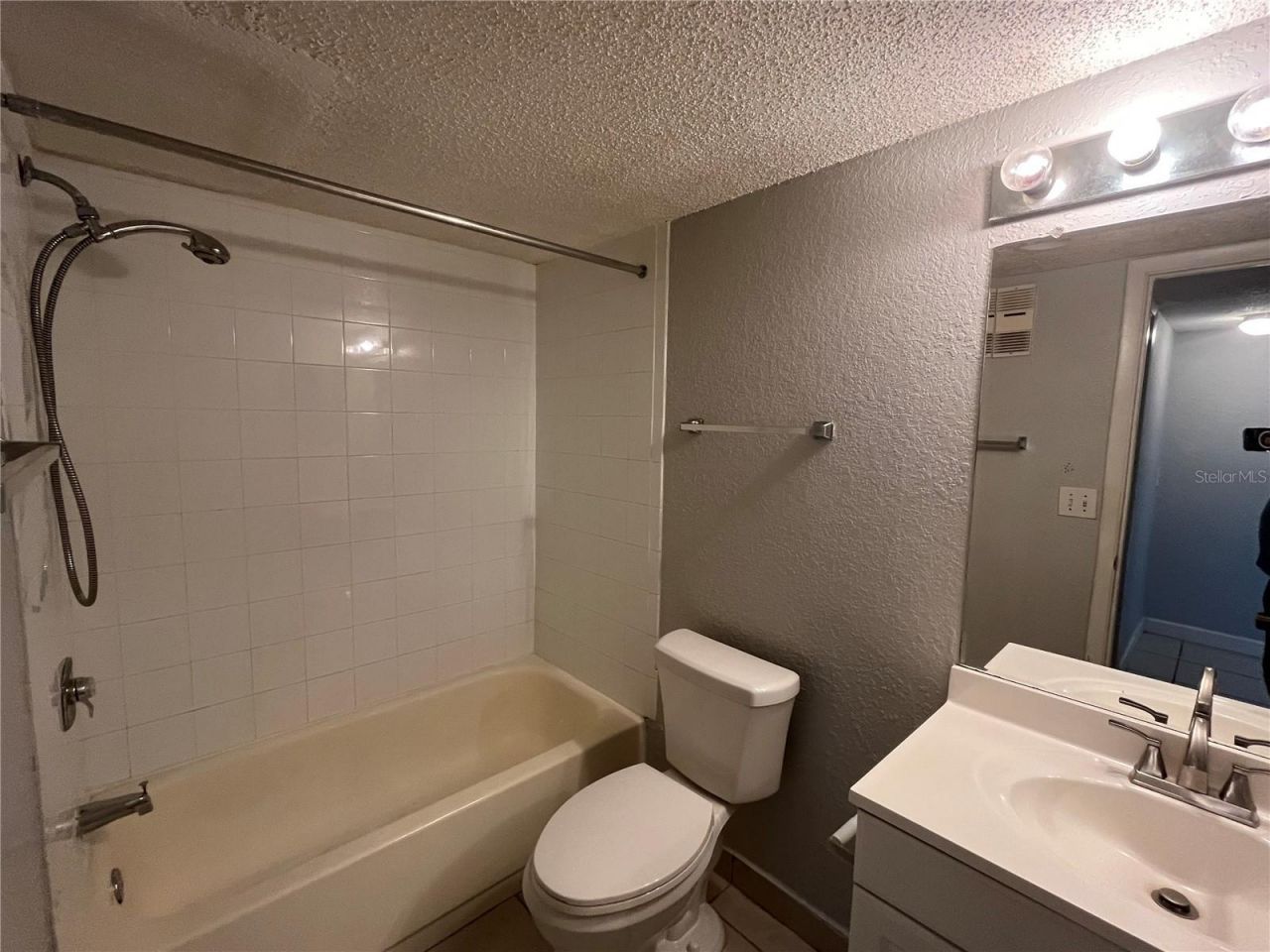 2755 Coconut Bay Ln Lane , Unit 128, Sarasota, FL 34237 Photo
