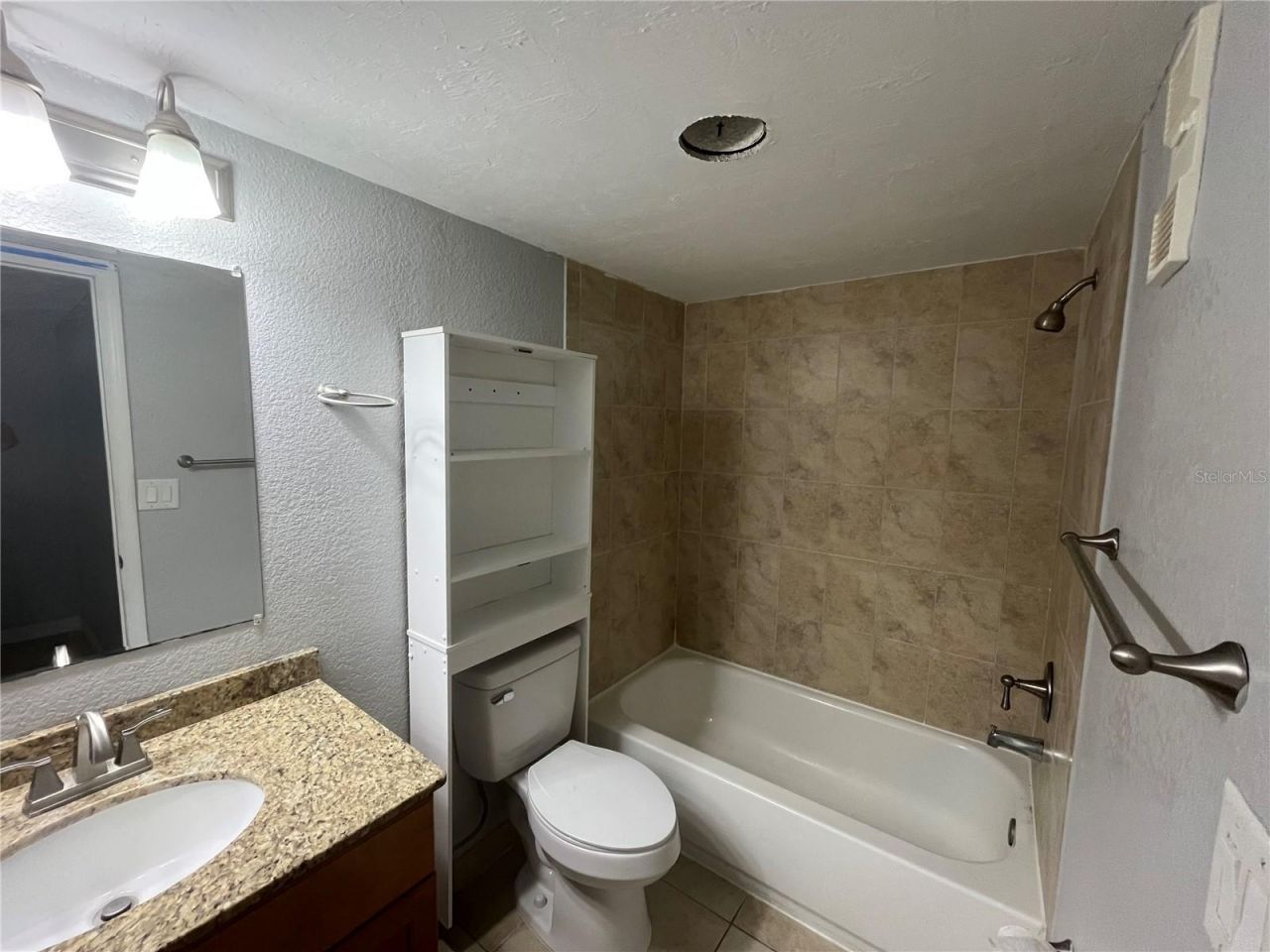2650 Coconut Bay Ln Lane , Unit 532, Sarasota, FL 34237 Photo