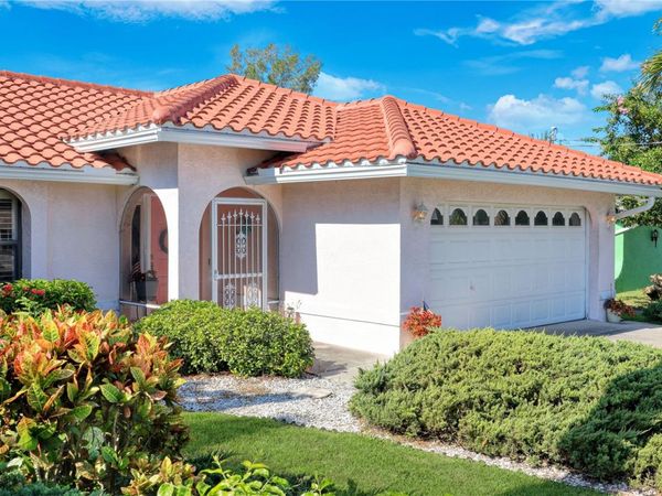 212 KAMAL PARKWAY , CAPE CORAL, FL 33904