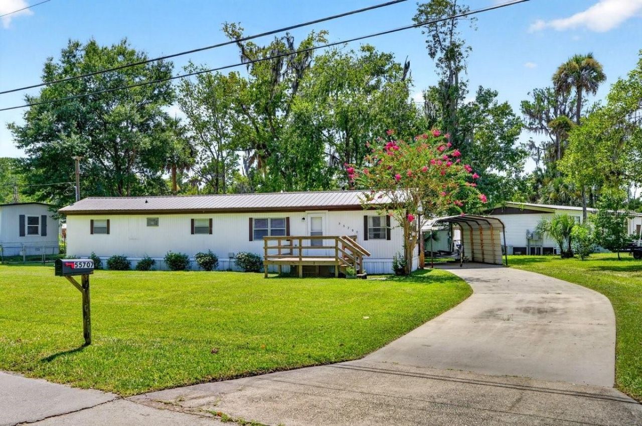 55707 Jamie Drive, Astor, FL 32102 Photo