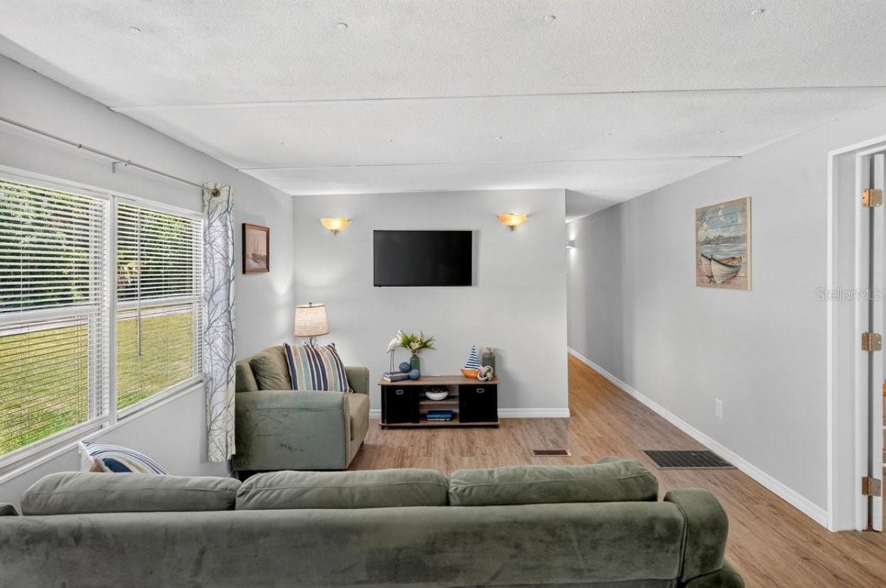 55707 Jamie Drive, Astor, FL 32102 Photo