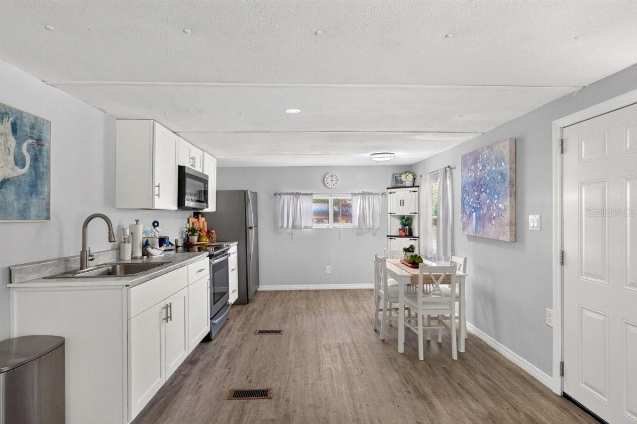 55707 Jamie Drive, Astor, FL 32102 Photo