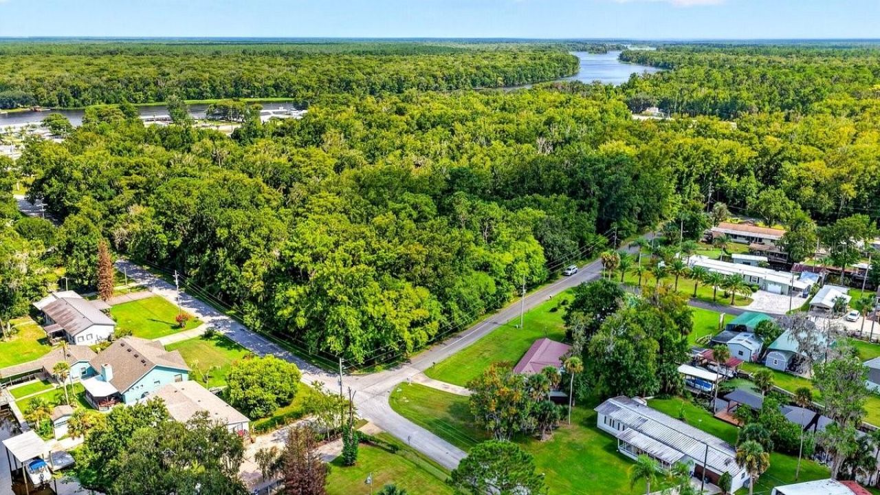 55707 Jamie Drive, Astor, FL 32102 Photo