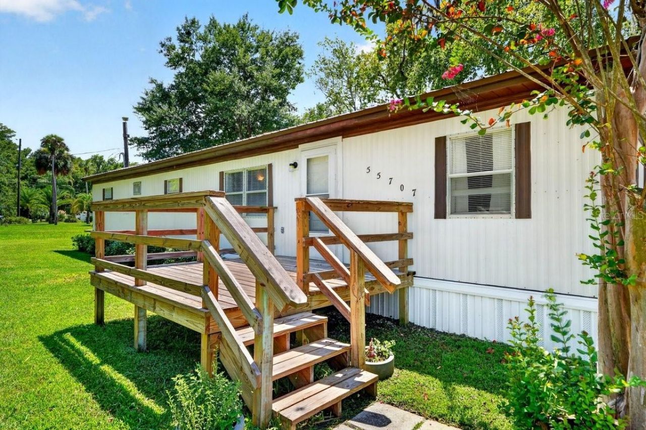 55707 Jamie Drive, Astor, FL 32102 Photo