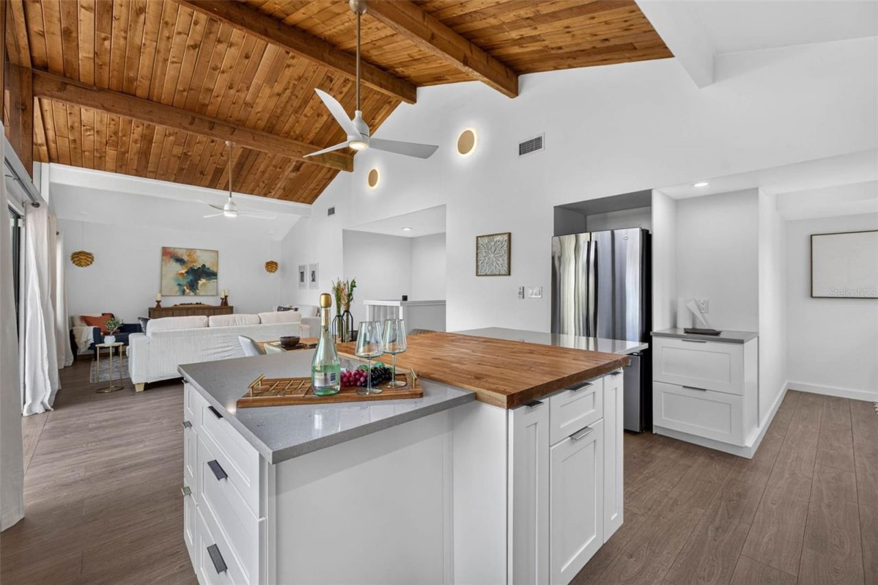 1300 Pleasant Way S, Saint Petersburg, FL 33705 Photo
