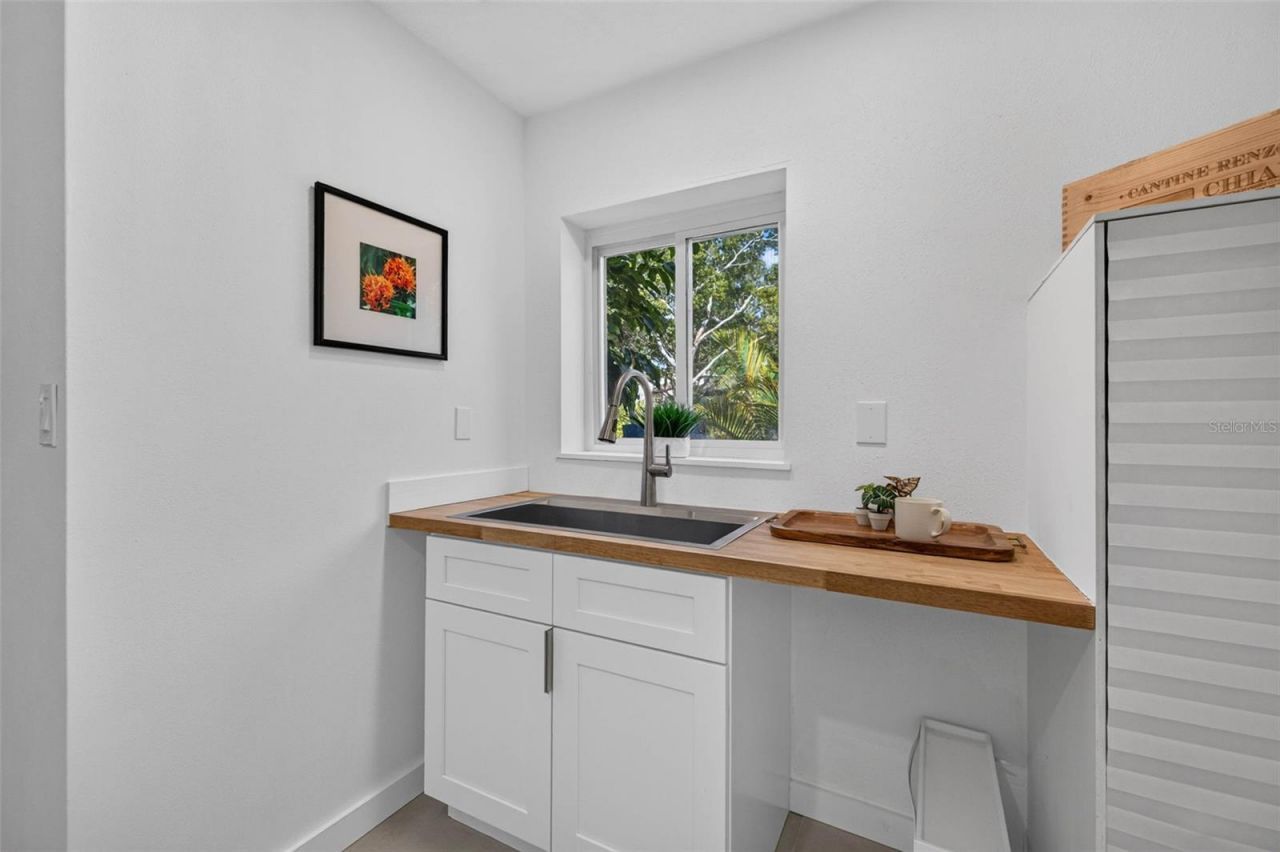 1300 Pleasant Way S, Saint Petersburg, FL 33705 Photo