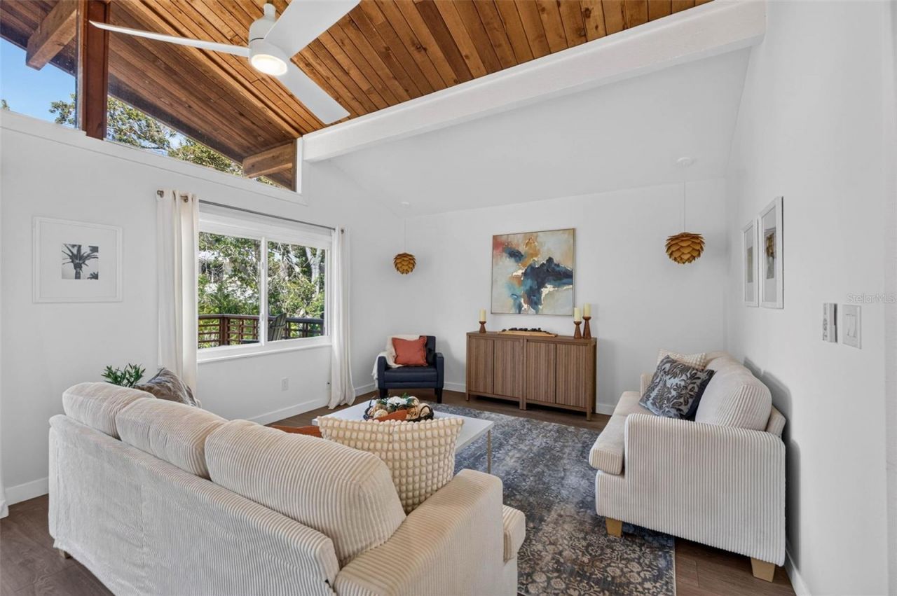 1300 Pleasant Way S, Saint Petersburg, FL 33705 Photo