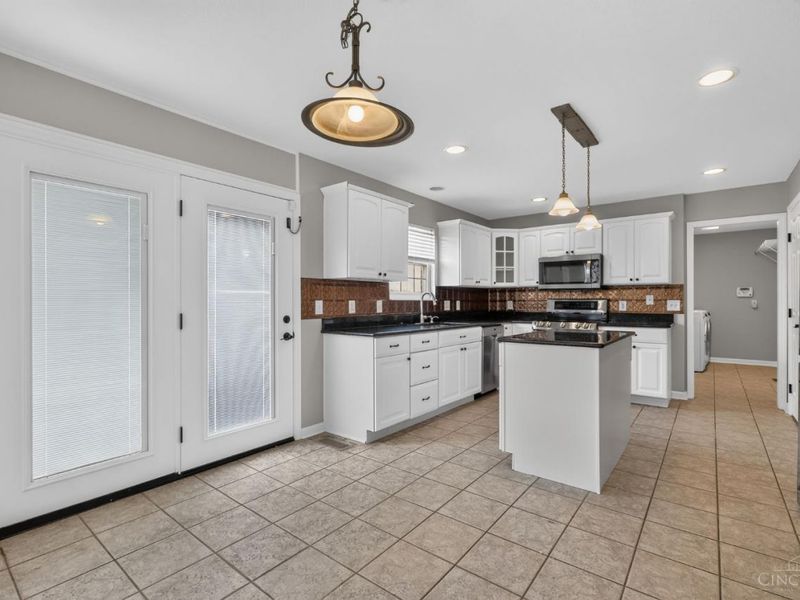 5593 Eden Ridge Drive, Green Township, OH 45247 Photo 12