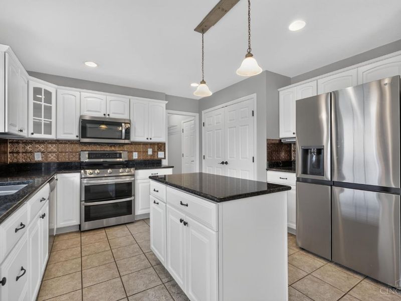 5593 Eden Ridge Drive, Green Township, OH 45247 Photo 13